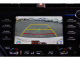 【バックモニター】 後退時に車両の後ろ側を表示します。車庫入れなどでバックする際に安心です。