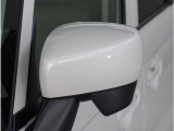 【電動格納ドアミラー】ドアミラーは電動格納式になります。お近くの岡山マツダまでお越しください。