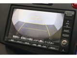 バックカメラが装備されており、後方の安全確認はもちろんのこと狭い場所での駐車や雨の日・夜間など視界の悪いコンディションでのストレスの軽減にもなります!