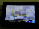 バックカメラの画像です。ガイドラインがスムースな車庫入れをサポートいたします!車庫入れの安心感がアップしますね☆