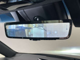 ドラレコ付きの社外品を取り付けることも可能です!最近はやりのデジタルルームミラーも気になる方は是非一度ご相談を!!