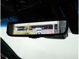 デジタルインナーミラー装備!車両後方のカメラの映像をデジタル補正で視認性を向上させてインナーミラー内に表示します♪視界を遮るものがなく、後席に同乗者がいても後方を確認しやすく安心です♪