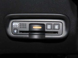 【ETC】とっても便利なETCを装備しています。 ETCを利用して、高速道路を楽々ドライブしましょう。 渋滞緩和にも繋がってエコ!?にも繋がります。