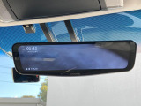【デジタルインナーミラー】後席の大きな荷物や同乗者で後方が確認しづらい時でも安心!カメラが撮影した車両後方の映像をルームミラー内に表示。クリアな視界で状況の確認が可能です!
