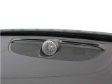 【Bowers&Wilkinsハイフィデリティ・オーディオシステム】19基の精密にチューニングされたHi-Fiスピーカーと革新的なフレッシュエアサブウーファーを搭載。臨場感あふれるサウンドを届けます。