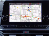 ハンズフリーフォン、VICS(FM多重)、ボイスコマンド、Bluetooth対応、USB接続、HDMI接続、Apple CarPlay ・ Android Auto 連携機能、AM/FMラジオ、NissanConnect サービス対応、iPod対応