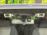【アイサイトVer3】前方の車両等を検知し、衝突しそうな時は警報で注意を促し、ブレーキを踏む力をサポート。ブレーキを踏めなかった場合は衝突被害軽減ブレーキが作動、衝突回避をサポートします。