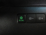 省燃費モードの切り替えができるスイッチです♪低燃費なエコ運転を、車が自動的に制御します。