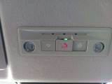 SOSコールついています。運転中に危険を感じた際などに押すと、オペレーターにつながります。