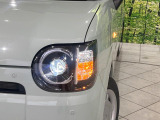 【LEDヘッドライト】悪天候や夜間走行時も良好な視界を確保し安心して運転できる高輝度LEDヘッドライトを装備!点灯速度が早く、消費電力も抑えられています。