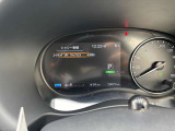 液晶付きの確認しやすいメーターです。各種設定もこのモニターとステアリングスイッチでできます。