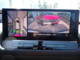 まるでお車を真上から見下ろしたかのような映像をナビに映し出してくれますので狭い駐車場でも周囲を確認する事が出来ますので非常に安心です♪