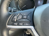 運転中でも音量調整やチャンネル変更がスムーズにできるステアリングスイッチ付き♪