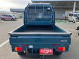 真後ろです。広い荷台で作業効率もアップ!オプション部品などはスタッフへご相談ください。