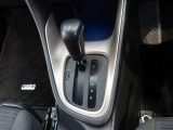 ストレート式のシフトレバーを採用しております♪シンプルなので、誰でも使いやすいですネ☆