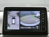 クルマを空から見たような映像が映る、アラウンドビューモニターで、車両周辺の安全確認も一目できます!小さなお子様や障害物も確認できるので、運転のしやすさだけではなく事故防止にも役立ちます♪