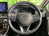 【純正革巻きステアリング】上質な革を使用することで、手にしっかり馴染みとても運転しやすいハンドルです♪