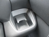 運転席で使用できるドリンクホルダーです。