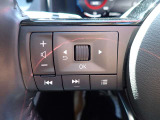 ステアリングスイッチが装備されておりステアリングから手を離す事無くオーディオ類の操作が可能ですので非常に便利です♪