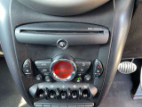 【スイッチ類】便利なオートエアコンが採用されています。