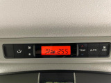 【リアオートエアコン】広い後部座席には必須の機能!風量や温度を自動で調整し前席と同様な車内環境にしてくれるリアオートエアコンを装備。夏の暑さも冬の寒さもストレスなく快適にお過ごしいただけます♪