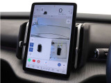 360&deg;ビューカメラは、自車を真上から見下ろすバードアイ映像を表示します。また、フロントビュー、リアビュー、サイドビューの単独表示や、自車周辺の様子を直感的に把握できる3D表示にも対応しています。