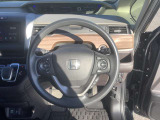 運転席になります。
