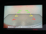 【バックカメラ】駐車時に後方がリアルタイム映像で確認できます。大型商業施設や立体駐車場での駐車時や夜間のバック時に大活躍!運転スキルに関わらず今や必須となった装備のひとつです!