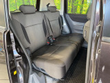 後部座席も気になるような傷・汚れやへたりなど、大きなダメージはなく、良好な状態です。