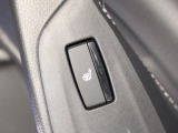 シートヒーター装備付き車!!座席に埋め込まれた電熱線によりシートを暖めることが出来る装備で、温められたシートは、寒い冬には最適です!!