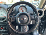 【ハンドル】パドルシフト付のレザーステアリングです。