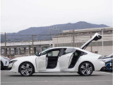 【中古車納車整備】専任メカニックによる2年定期点検相当の67項目の点検整備をご納車前に実施。主要な消耗部品は、点検の上必要であれば交換してご納車致します。
