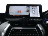 パノラミックビューモニター装備!トップビュー&フロントビュー・車両に取り付けたフロント、サイド、バックカメラの映像を合成して画面上に表示させることで、低速時の運転を補助する装置です。