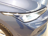 LEDマトリックスヘッドライト、フロントカメラで対向車を検知、LEDを個別に点灯、消灯を制御し最適な配光を可能としたヘッドライトシステムです