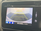 バックカメラが装備されており、後方の安全確認はもちろんのこと狭い場所での駐車や雨の日・夜間など視界の悪いコンディションでのストレスの軽減にもなります!