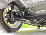 お車を安心してお乗りいただく為には、足回りの定期点検が欠かせません。サービスサポート(有償保証)では無料点検もご提供しており、安心のカーライフをお過ごしいただけるサポート体制が整っています。