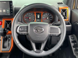 【ステアリング】軽い力で扱いやすいハンドルです。目立つ傷やスレなどなく綺麗な状態です!除菌プランいれていただくとさらに快適に!清潔なお車はお子様にも安心ですね!