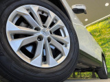 【純正17インチアルミホイール】外観にマッチした純正アルミホイールを装着しております。各種社外アルミホイールや、スタッドレスタイヤも取扱いしております。是非ご相談ください♪