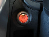 エンジンスタートはブレーキを踏んでスタートボタンを押すだけ。