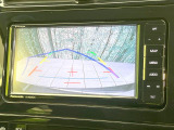 【バックカメラ】駐車時に後方がリアルタイム映像で確認できます。大型商業施設や立体駐車場での駐車時や、夜間のバック時に大活躍!運転スキルに関わらず、今や必須となった装備のひとつです!