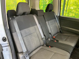 後部座席も気になるようなキズ・汚れやへたり等、大きなダメージはなく、良好な状態です。