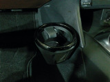 助手席側にもドリンクホルダーをご用意しています。