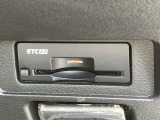 ETCで高速代の支払いもスムーズ!カードを持っていればご納車日当日からご利用いただけます。別途セットアップ料が必要です。