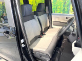 運転席シート廻りは使用感も少なく、良好な状態となっています。前オーナー様が丁寧に使っていたことがよくわかりますね。