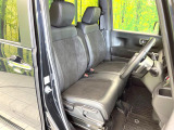 運転席シート廻りは使用感も少なく、良好な状態となっています。丁寧に使われていたことがよくわかりますね。