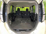 普段のお買い物や通勤、送迎等に十分な荷室スペースを確保しております。セカンドシートを倒すと、大きな荷物の積載も可能です♪