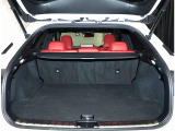 ラゲージスペースは大容量。ゴルフバッグやキャリーバッグも積み込めます。