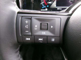 ステアリングスイッチ装備!オーディオ操作等もスマートに♪