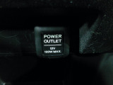 【POWEROUTLET】12V電源ソケットを設置しております。周辺機器の充電にご利用頂けます☆