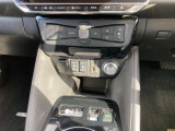 シートヒーターやUSBなど便利な機能がついてます